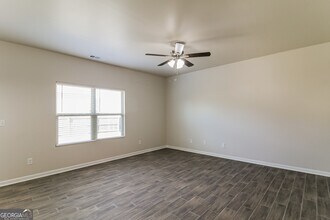 6037 Heisler St in Rex, GA - Building Photo - Building Photo