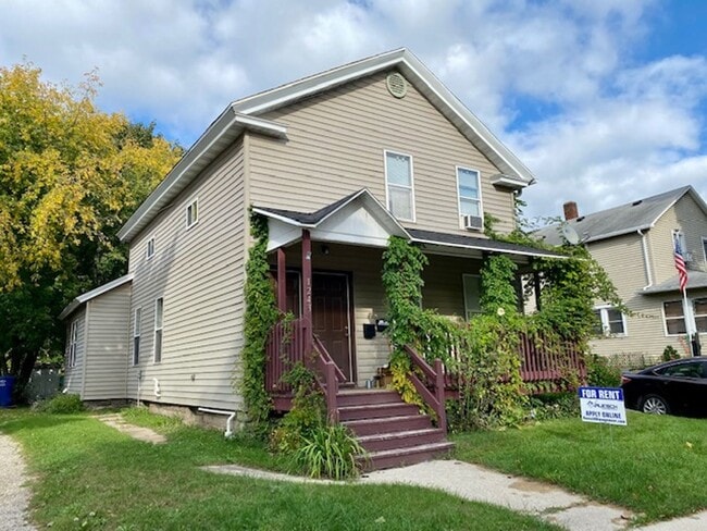 property at 1243 E Walnut St