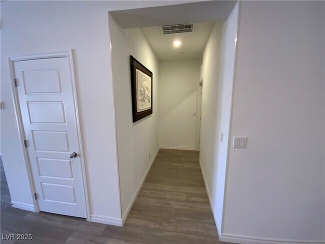 3706 Etendre Ct in Las Vegas, NV - Building Photo - Building Photo