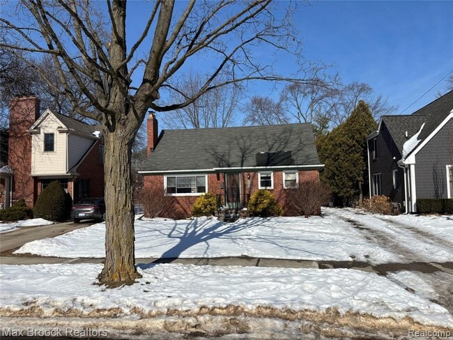 property at 2405 Pembroke Rd