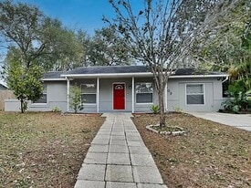 6204 Frost Dr in Tampa, FL - Building Photo