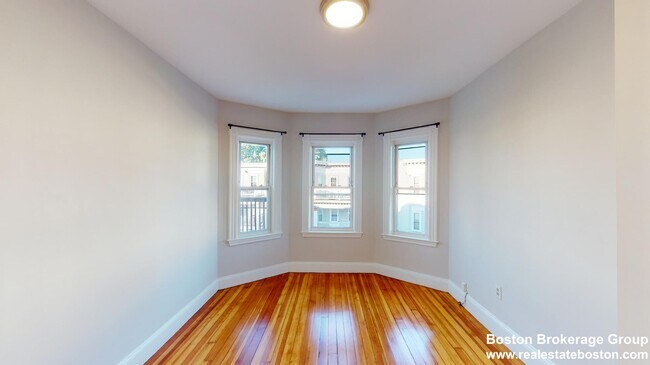 26 Taft St, Unit 2 in Boston, MA - Building Photo - Building Photo