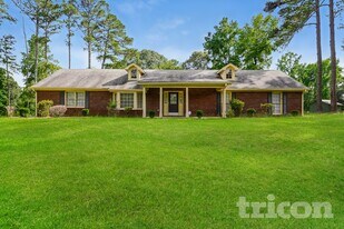 3231 Stanton Rd SE in Conyers, GA - Building Photo