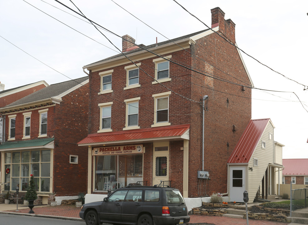 44 N Reading Ave in Boyertown, PA - Foto de edificio