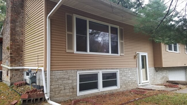 803 3rd St E in Altoona, WI - Building Photo - Building Photo