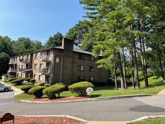 Ridley Creek Views Apartments in Chester, PA - Foto de edificio - Building Photo