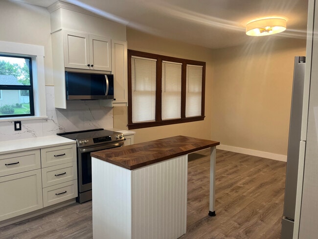 property at 2622 Ridge Ave