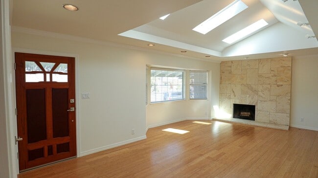 354 Arnett Ave in Ventura, CA - Building Photo - Building Photo