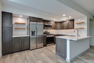 1454 Inverrary Ln in Deerfield, IL - Foto de edificio - Building Photo