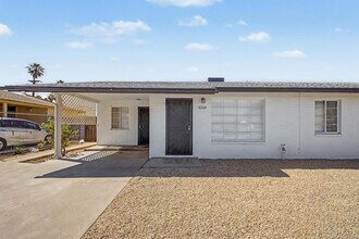 3519 W Orchid Ln in Phoenix, AZ - Building Photo - Building Photo