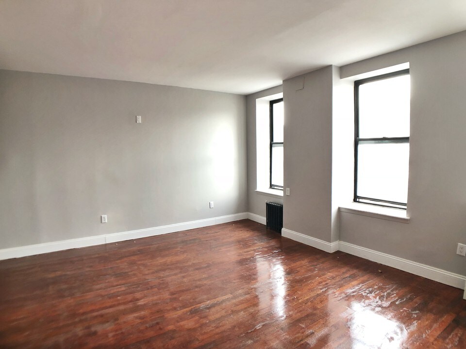 251 W 116th St in New York, NY - Foto de edificio