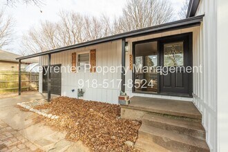 2527 S Oswego Ave in Tulsa, OK - Building Photo - Building Photo