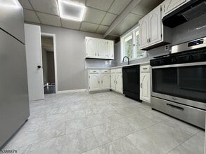 2137 Allen St in Rahway, NJ - Building Photo - Building Photo