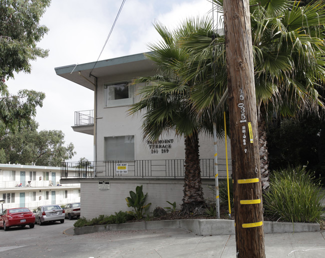 Fairmont Terrace in Oakland, CA - Building Photo - Building Photo