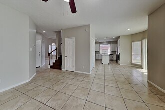 7918 Hidden Oaks Ln in Houston, TX - Building Photo - Building Photo