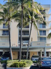 4200 S Ocean Blvd in South Palm Beach, FL - Building Photo - Building Photo