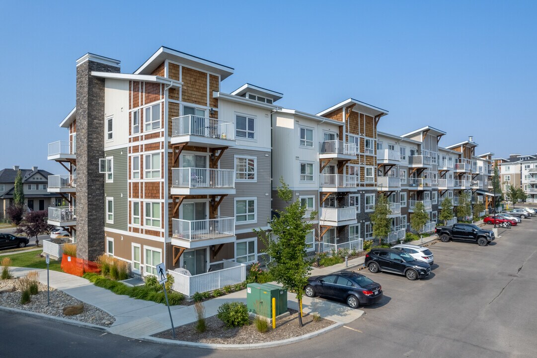 3000 Skyview Ranch Dr NE in Calgary, AB - Building Photo