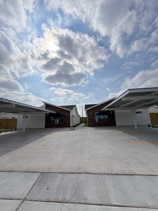 2300 E San Andrea St