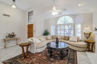 15629 N 51st St in Scottsdale, AZ - Building Photo - Building Photo