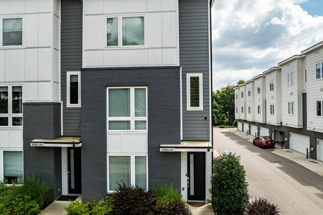 1050 E Trinity Ln in Nashville, TN - Building Photo - Building Photo