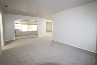 1031 Fabulous Dr in San Antonio, TX - Building Photo - Building Photo