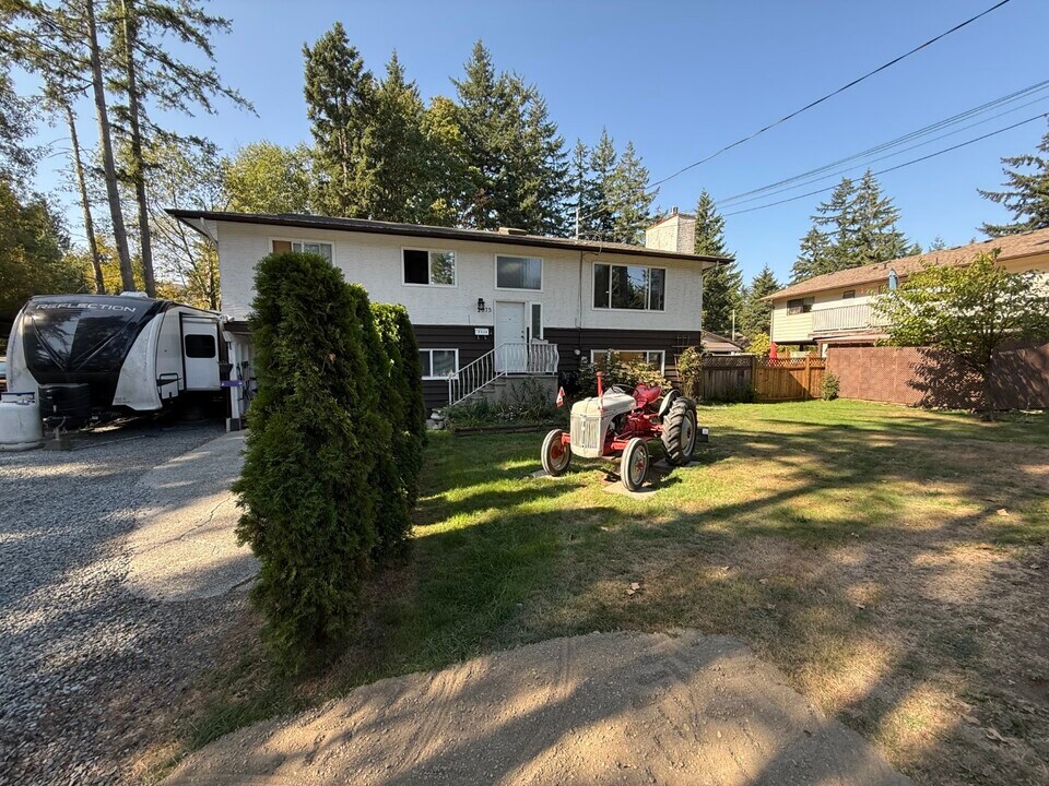 2675 Labieux Rd in Nanaimo, BC - Building Photo