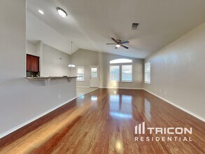 347 Foster Ln in Jarrell, TX - Building Photo - Building Photo