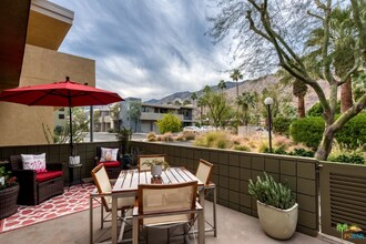 820 E Palm Canyon Dr in Palm Springs, CA - Building Photo - Building Photo