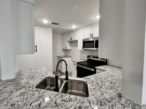 5325 Bent Tree Forest Dr in Dallas, TX - Building Photo - Building Photo