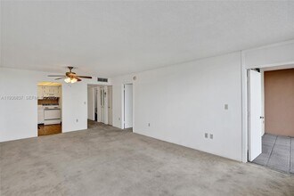 1200 St Charles Pl in Pembroke Pines, FL - Building Photo - Building Photo