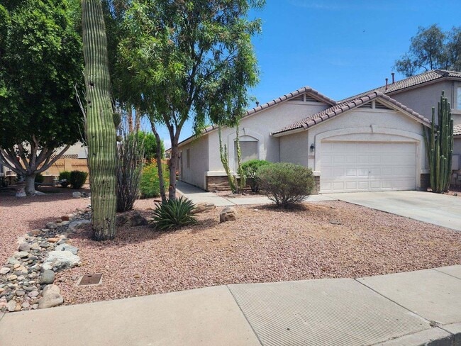 13018 W Avalon Dr in Avondale, AZ - Foto de edificio - Building Photo