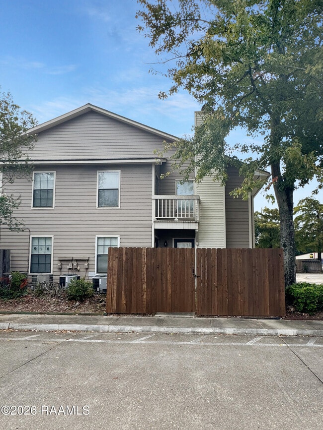 property at 1000 Kaliste Saloom Rd
