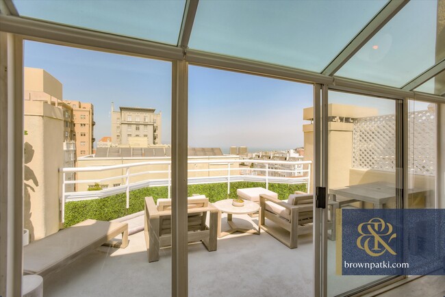 2016 Pacific Ave in San Francisco, CA - Building Photo - Building Photo