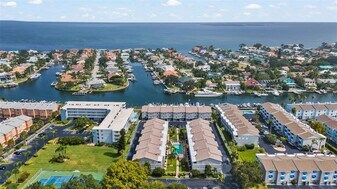 737 Pinellas Bayway S in Tierra Verde, FL - Building Photo