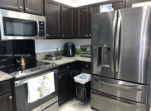 3392 W 90th Terrace in Hialeah, FL - Building Photo - Building Photo