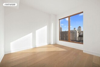 201 E 74th St in New York, NY - Building Photo - Building Photo