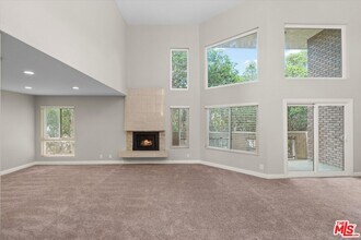 12321 Ocean Park Blvd in Los Angeles, CA - Building Photo - Building Photo