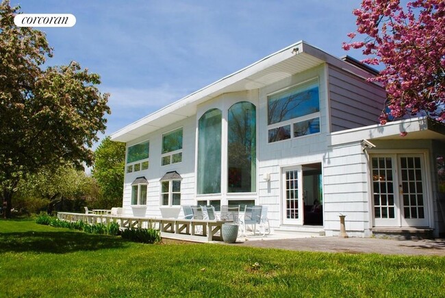 79 Silver Ln in Bridgehampton, NY - Foto de edificio - Building Photo