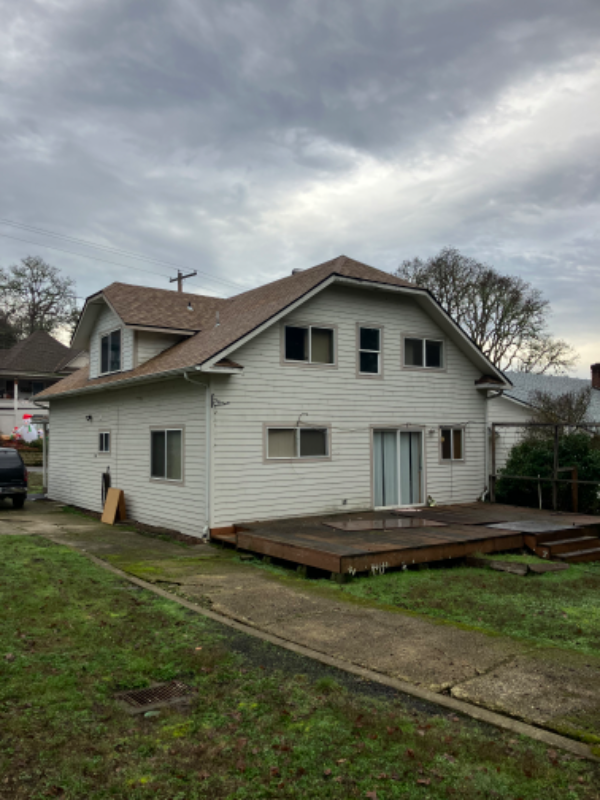 property at 1336 SE Lane Ave