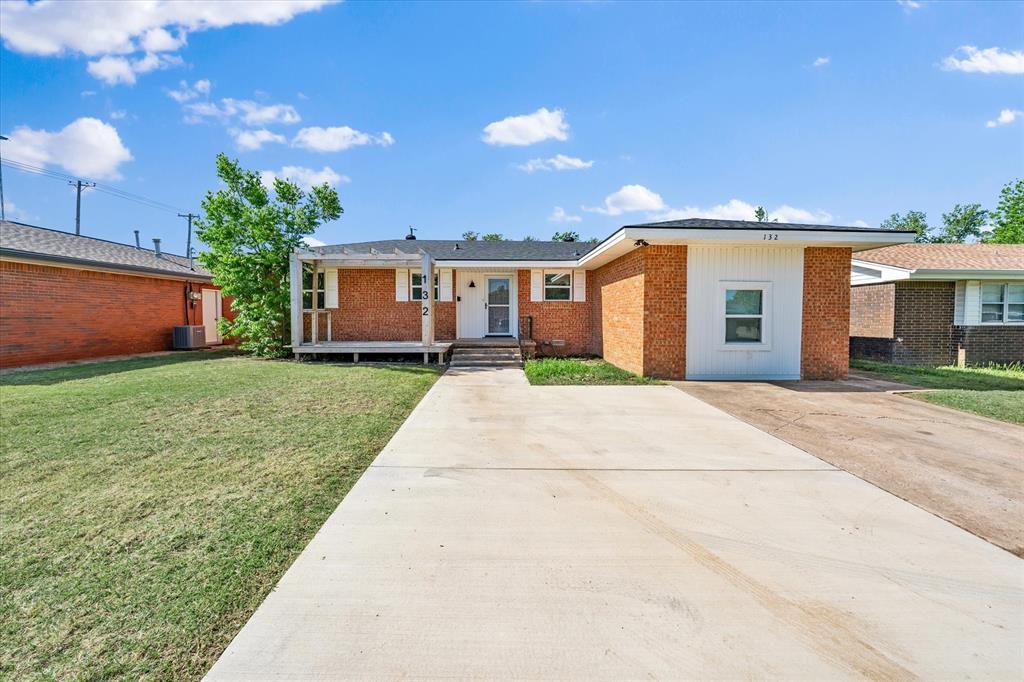 132 Elwood Dr in Edmond, OK - Building Photo