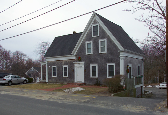 63 Pleasant St in Hyannis, MA - Building Photo - Building Photo