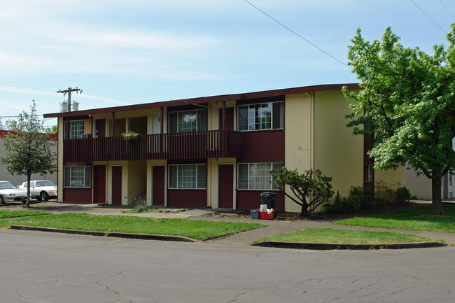 680 SW Washington in Corvallis, OR - Building Photo - Building Photo