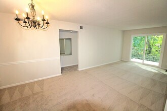 3200 Heathstead Place in Charlotte, NC - Building Photo - Building Photo