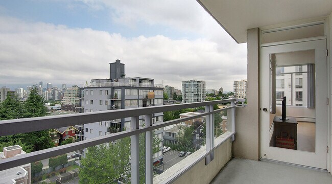 1465 W 12th Ave in Vancouver, BC - Building Photo - Building Photo