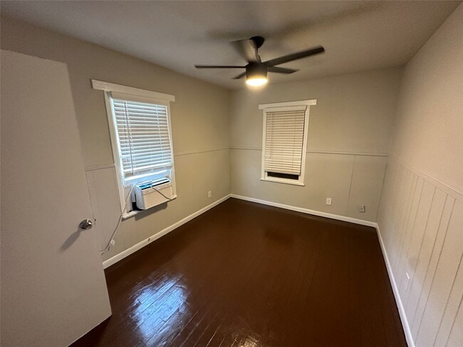 2721 Napoleon St in Houston, TX - Building Photo - Building Photo