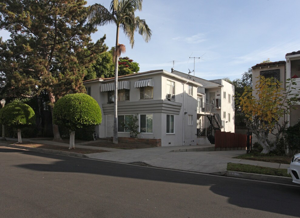 1972 N Kenmore Ave in Los Angeles, CA - Building Photo