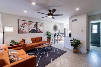 400 S Atlantic Ave in Cocoa Beach, FL - Foto de edificio - Building Photo