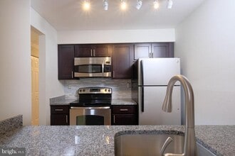 1109 Castle Harbor Way in Glen Burnie, MD - Building Photo - Building Photo