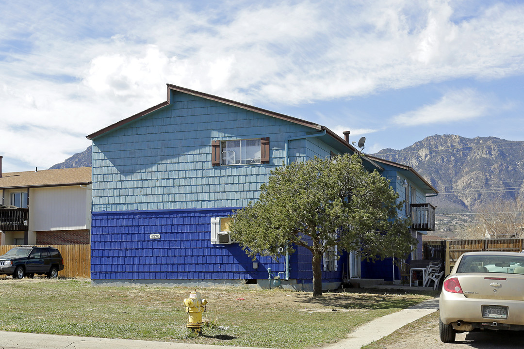 4370 Loomis Ave in Colorado Springs, CO - Building Photo