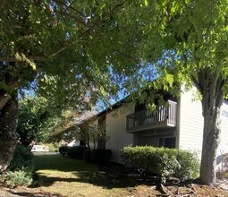 1764 Park Ave NE in Salem, OR - Building Photo - Building Photo